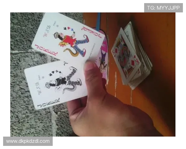 扑克王：如何在比赛中稳操胜券赢得最终胜利的实用指南